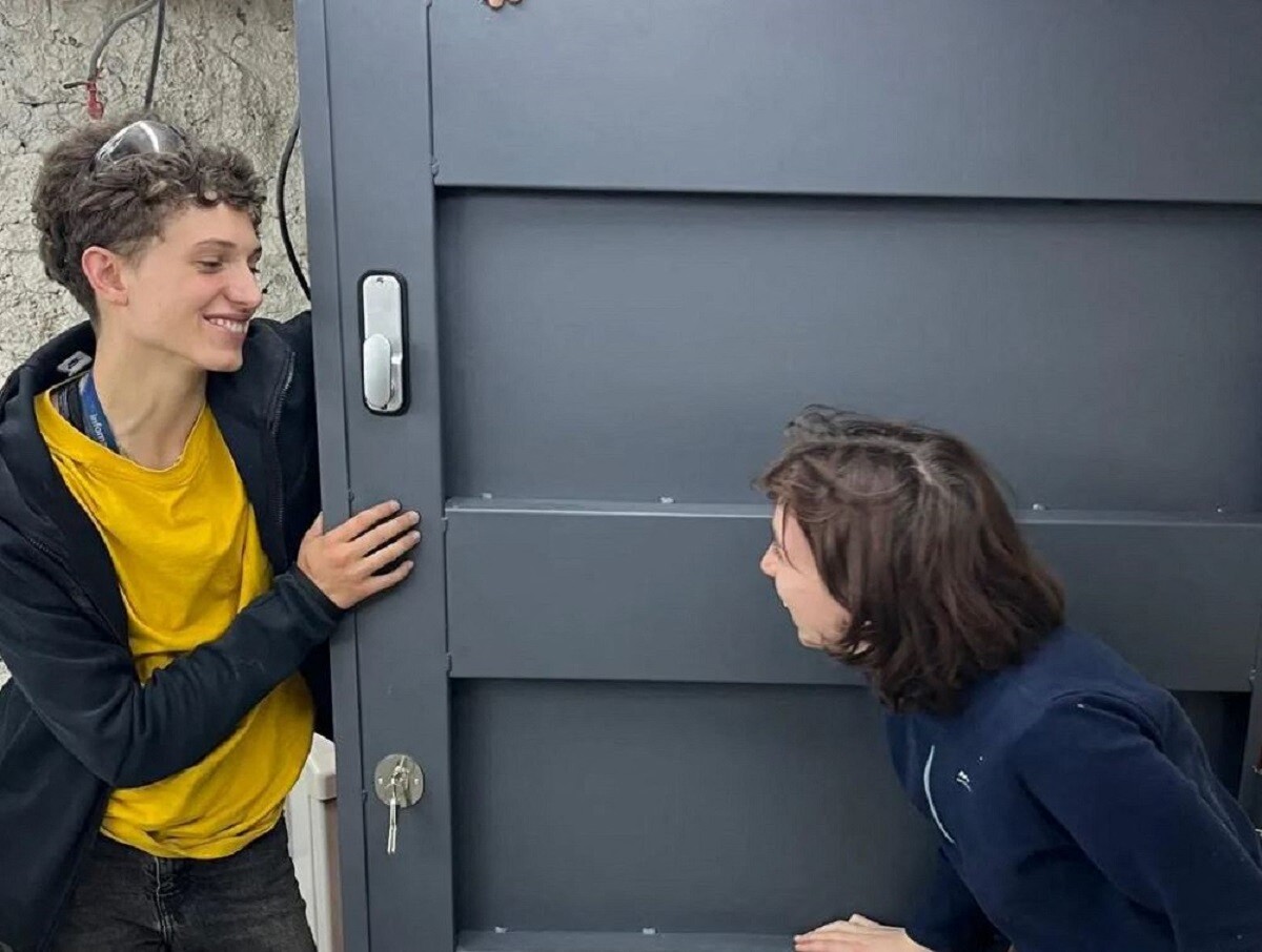 à Paris et sur les réseaux sociaux, ces deux jeunes serrurières font un carton