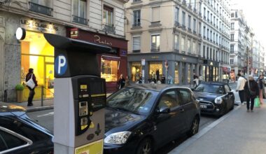 Lyon. Grégory Doucet tranche et met fin à ce privilège des automobilistes, voici pourquoi