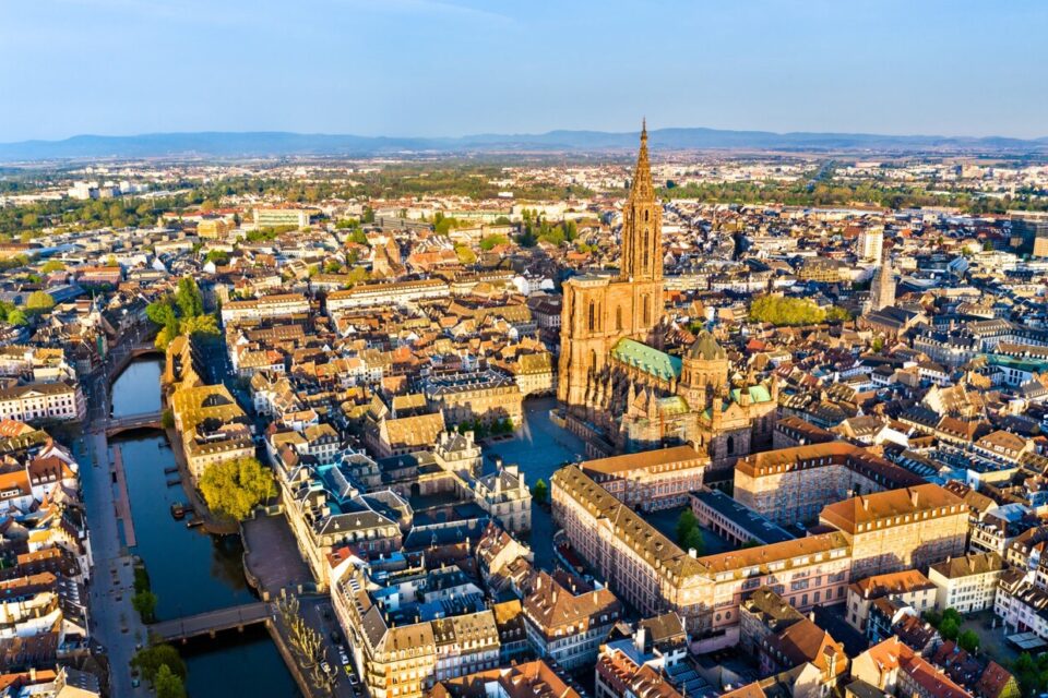 Strasbourg est l'une des plus belles villes de France.