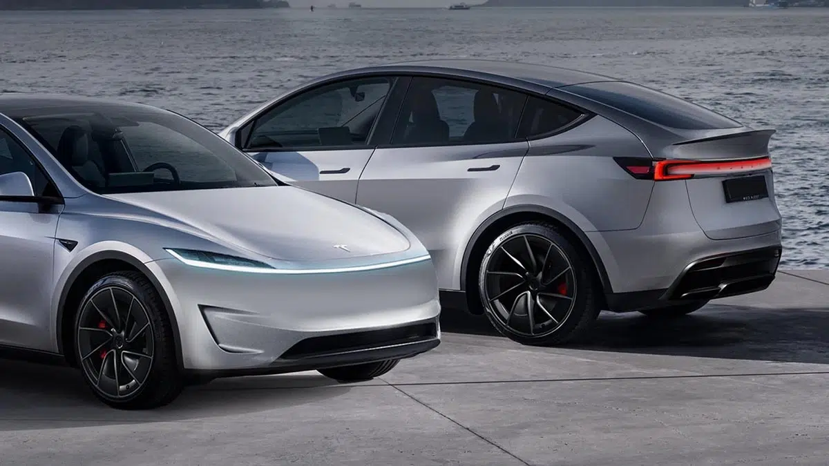 Arrière de la Tesla Model Y avec feux LED et hayon électrique