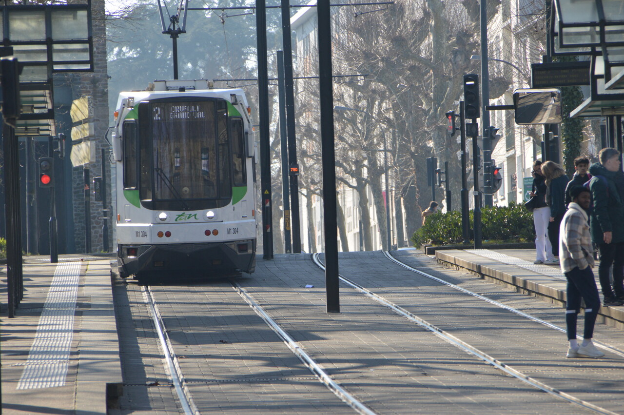 accident entre un vélo et un tram, la cycliste de 12 ans gravement blessée