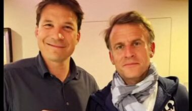 Pourquoi l'ex-international de rugby François Trinh-Duc est aux côtés du président Emmanuel Macron