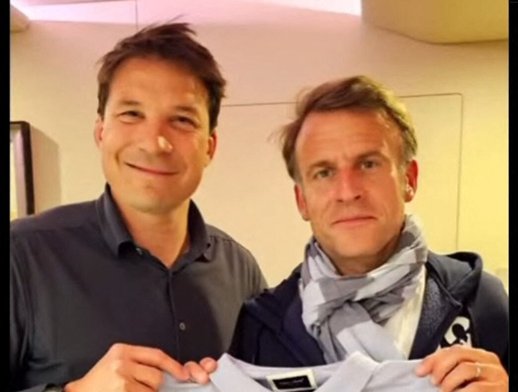 Pourquoi l'ex-international de rugby François Trinh-Duc est aux côtés du président Emmanuel Macron