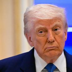 Le président américain Donald Trump participe à un forum d'affaires à Abou Dabi, aux Émirats arabes unis, le 16 mai 2025.