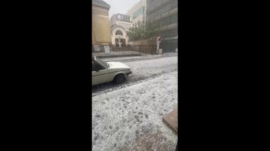 Un orage de grêle touche Paris et sa région, le 3 mai 2025