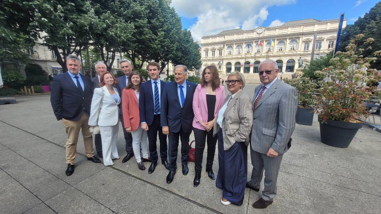 Municipales 2026 : à droite et au centre, sept d'un coup à Saint-Etienne