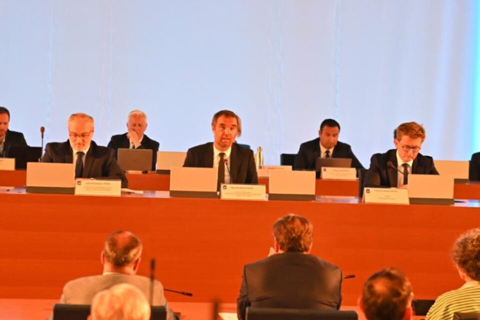 Le maire et président de la Métropole, avec à droite le préfet de l'Hérault.