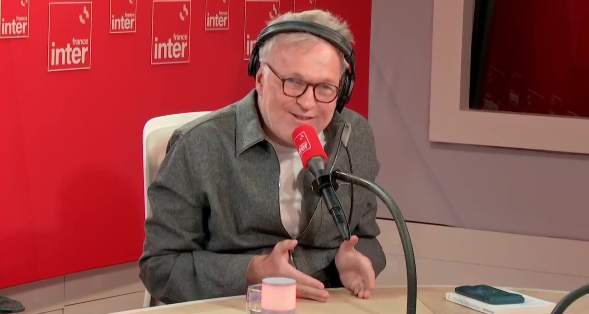 "Des scènes que j'ai pas racontées" : Laurent Ruquier révèle un souvenir intime à Léa Salamé, il tremble littéralement