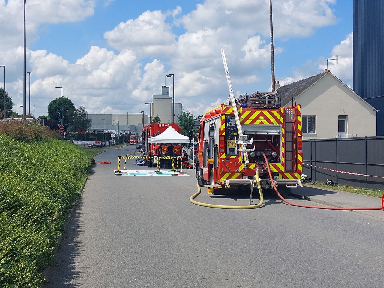 les pompiers interviennent à l'usine Entremont pour un risque chimique, les salariés confinés