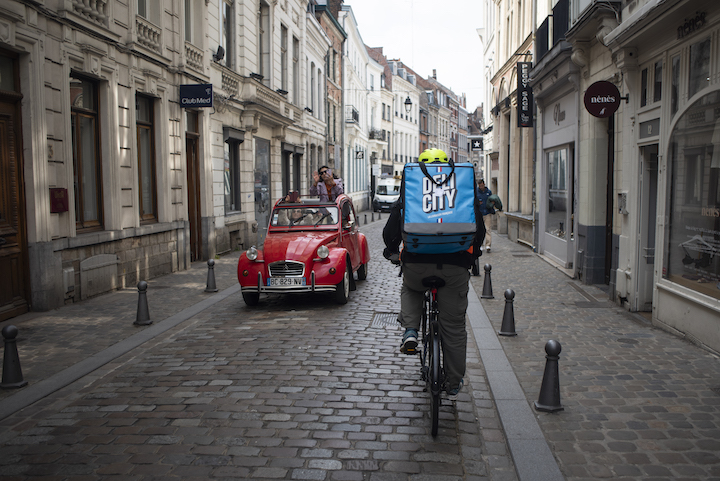 https://www.europesays.com/fr/wp-content/uploads/2025/05/victorri_25_03_25_reportage_livreur_lille-11.jpg