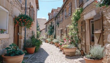 Moins connue que Lyon, cette ville du Beaujolais offre une parenthèse pleine de charme