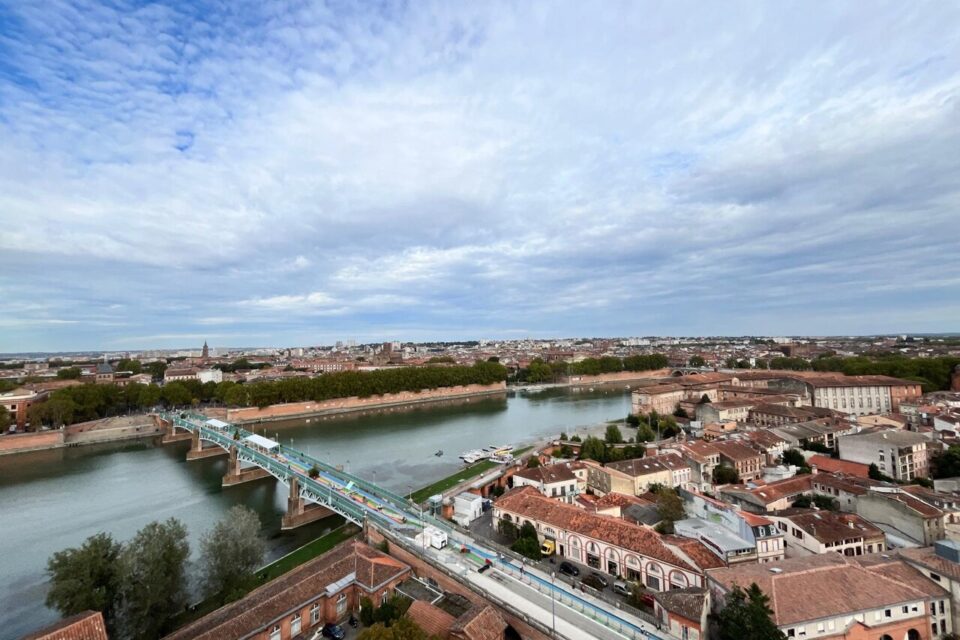 A 50 mètres de haut, le haut du dôme de la Grave à Toulouse offre un point de vue imprenable sur la Ville rose. 