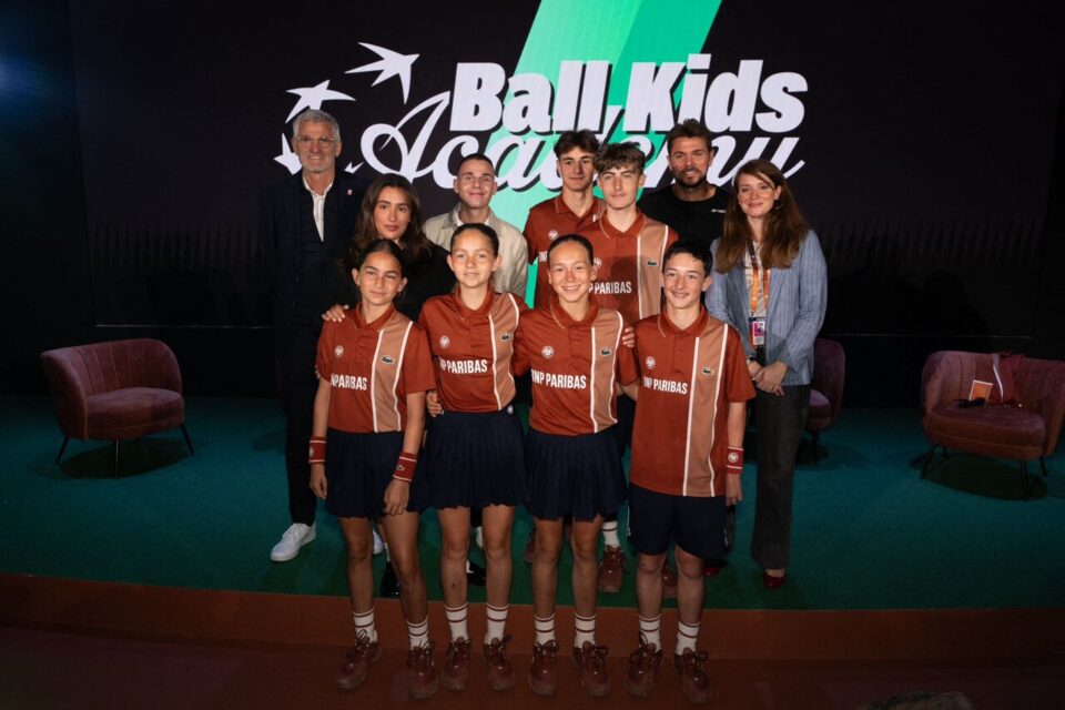 Jeudi 22 mai 2025, Sacha Piveteau et ces cinq camarades ont échangé avec le tennisman suisse Stan Wawrinka, parrain de la Ball Kids Academy.