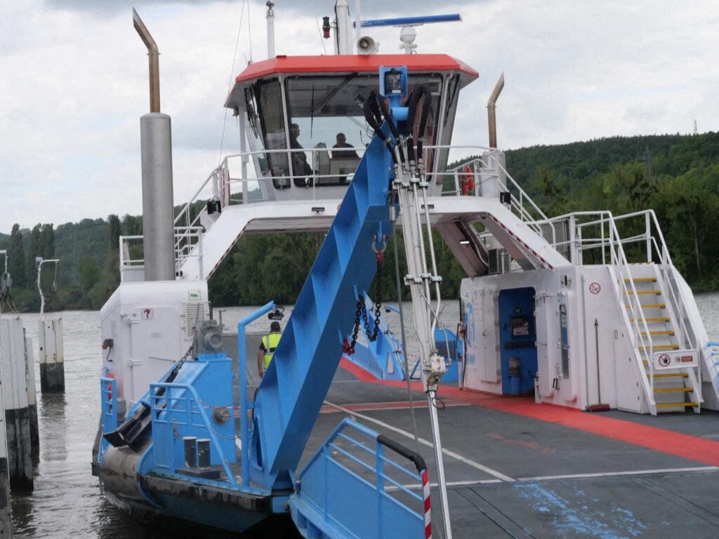 des bacs à l'arrêt ce matin en Seine-Maritime