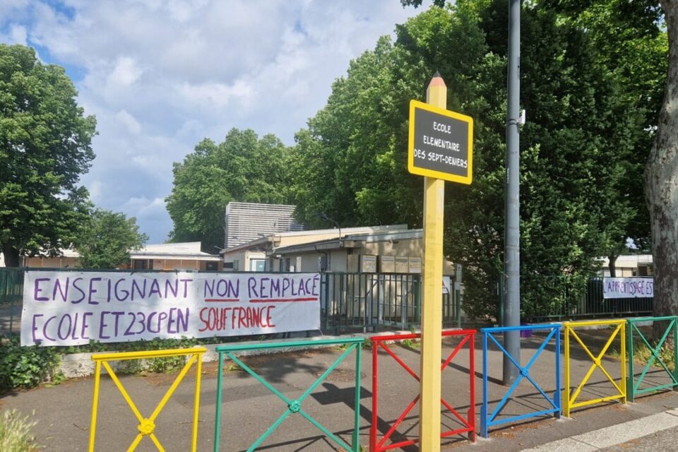 Une classe de CP sans institutrice depuis près de deux mois, les parents et les enfants n'en peuvent plus 