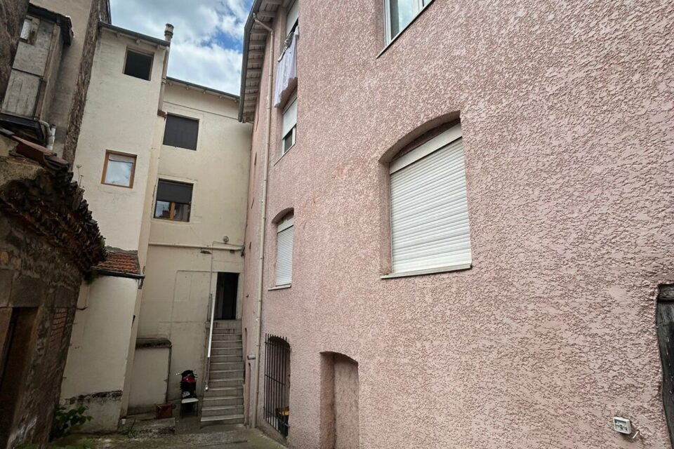 Loïc (*), 28 ans, habite au 91 rue de la République à Saint-Chamond. Il nous raconte l'inracontable.