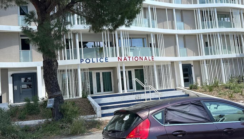inauguré par François Bayrou "le commissariat de police de la Mosson n'est pas mixte"