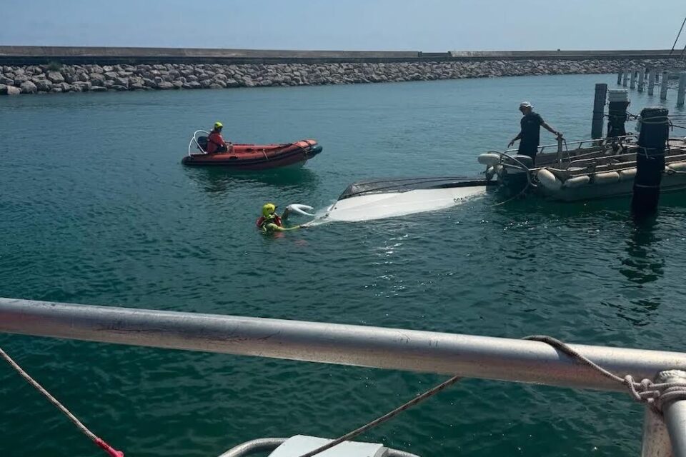 La SNSM de Palavas a ramené le bateau endommagé au port 