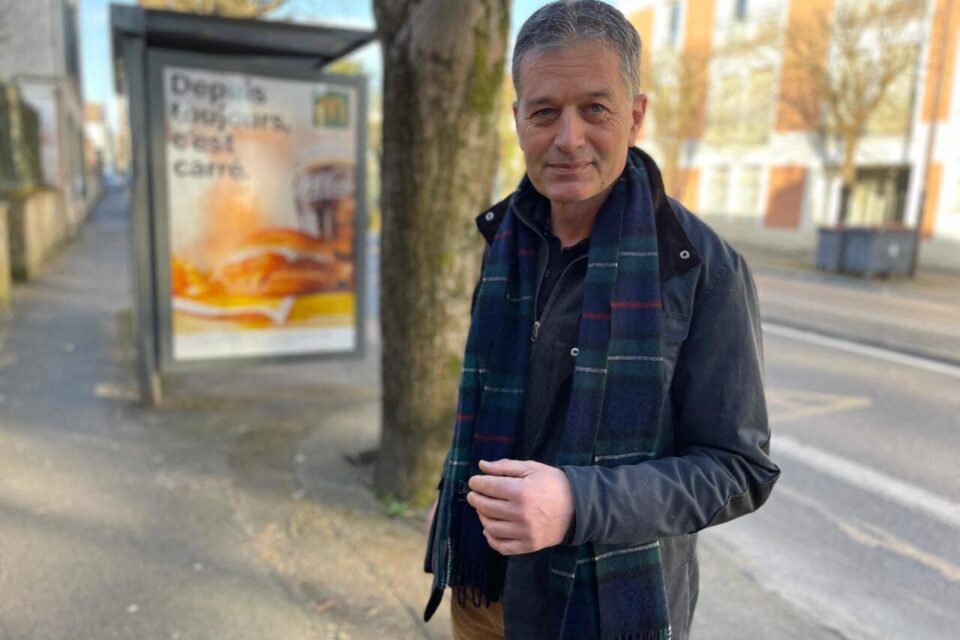 Le Dr Pierre Vladimir Ennezat, cardiologue au CHU de Mondor, mais qui consulte aussi à l'hôpital de Fontainebleau, s'indigne de la multiplication des campagnes publicitaires pour des produits alimentaires de chaînes de fastfood, directement liés à l'épidémie de maladies chroniques