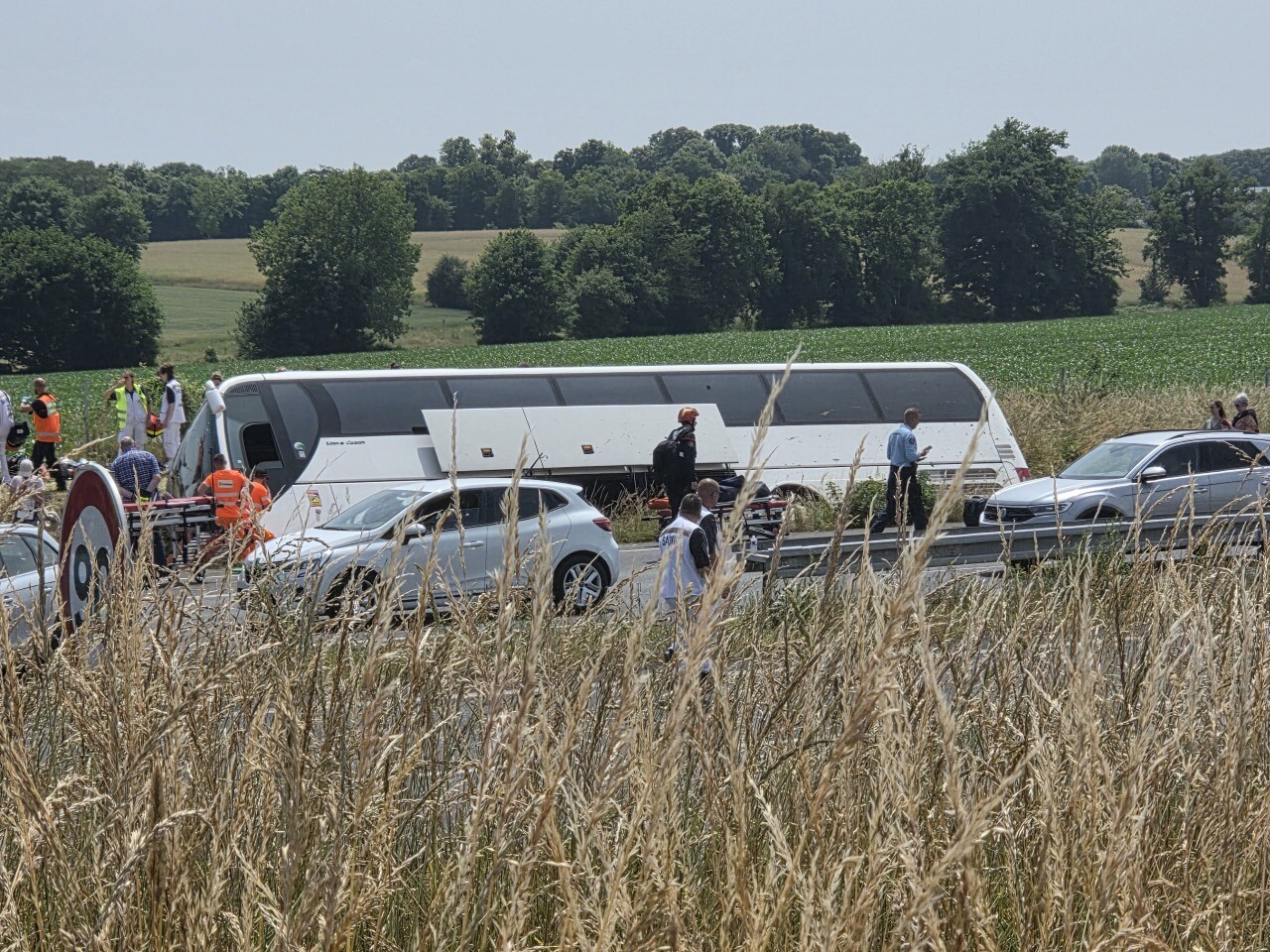 VIDEO. Morts, circonstances... Ce que l'on sait après le terrible accident de bus en Sarthe près du Mans