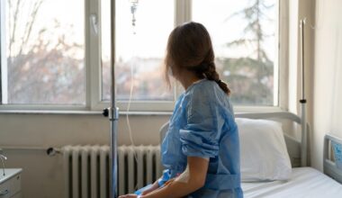À 27 ans, elle découvre être atteinte d'un rare cancer du sang, ce signe repéré en promenant son chien mais facilement négligé aurait dû l'alerter