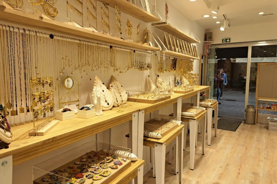 Argenté ou doré, un large choix de bijoux et piercing est proposé dans la nouvelle boutique Salsa.
