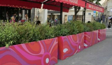 Pucci s’installe pour l’été au bar de la Croix Rouge à Paris