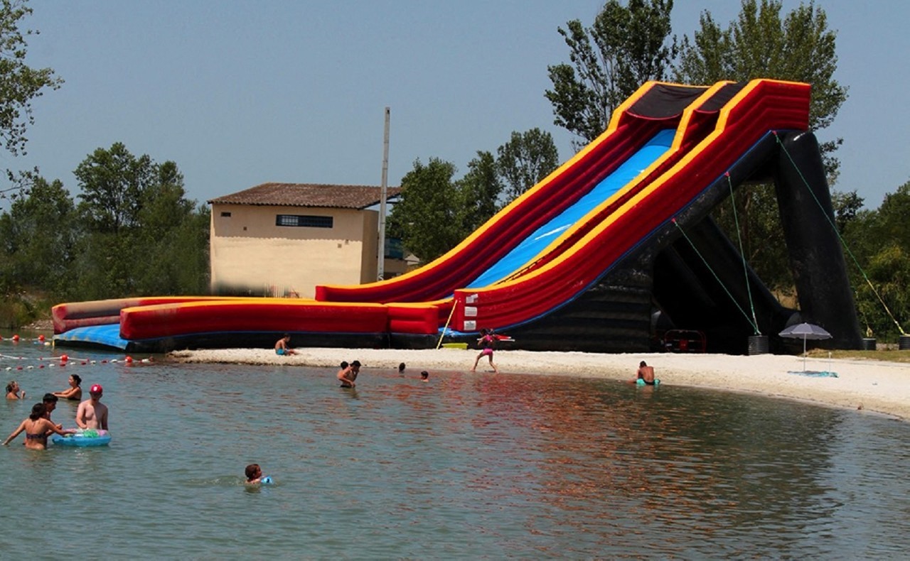 cette plage en bord de lac rouvre
