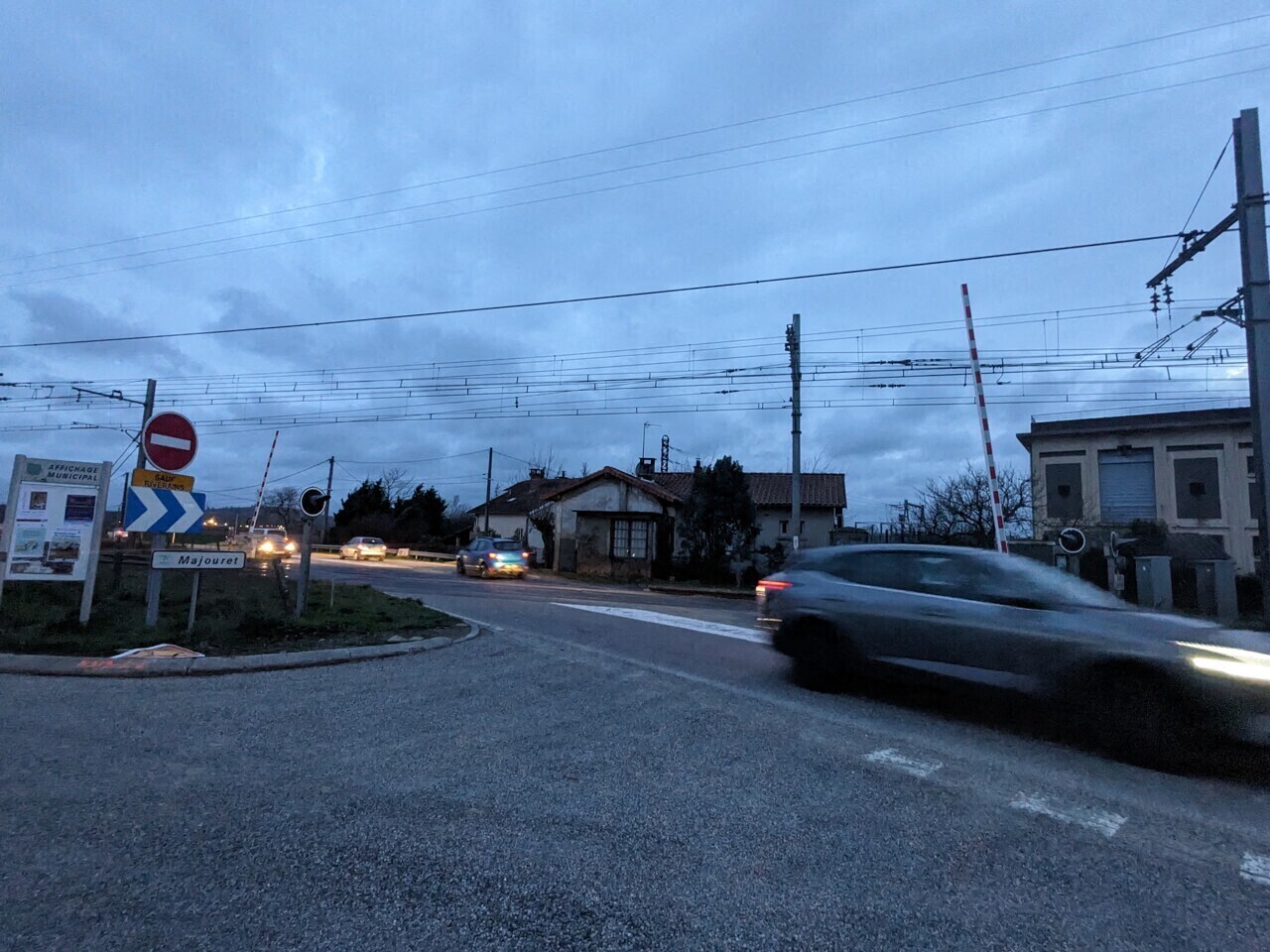 un passage à niveau définitivement supprimé près de Toulouse et une nouvelle route en service