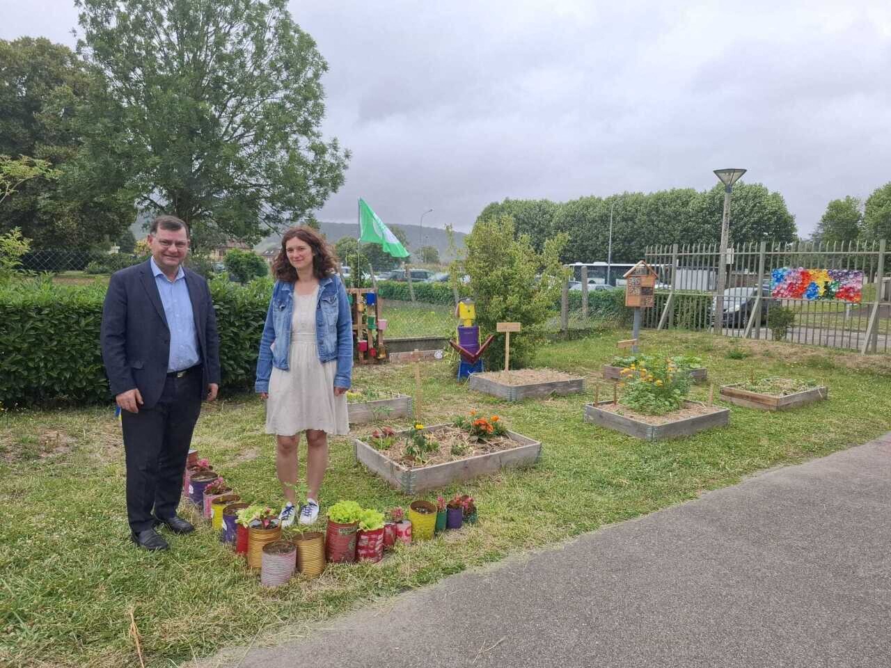Tonte de mouton, désherbage... Près de Rouen, une école maternelle labellisée pour son projet biodiversité