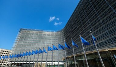 La Commission européenne réfute les accusations dans l'affaire du financement des ONG