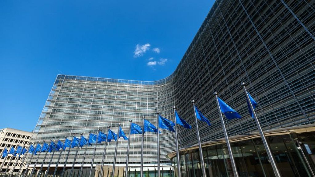 La Commission européenne réfute les accusations dans l'affaire du financement des ONG