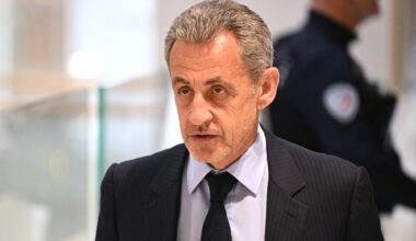 exclu de la Légion d'honneur, l'ancien président "prend acte"