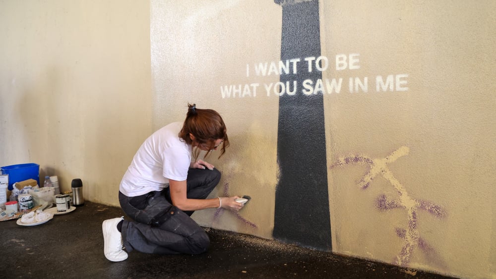 Dégradation et restauration, les folles 24 heures de l’œuvre de Banksy à Marseille