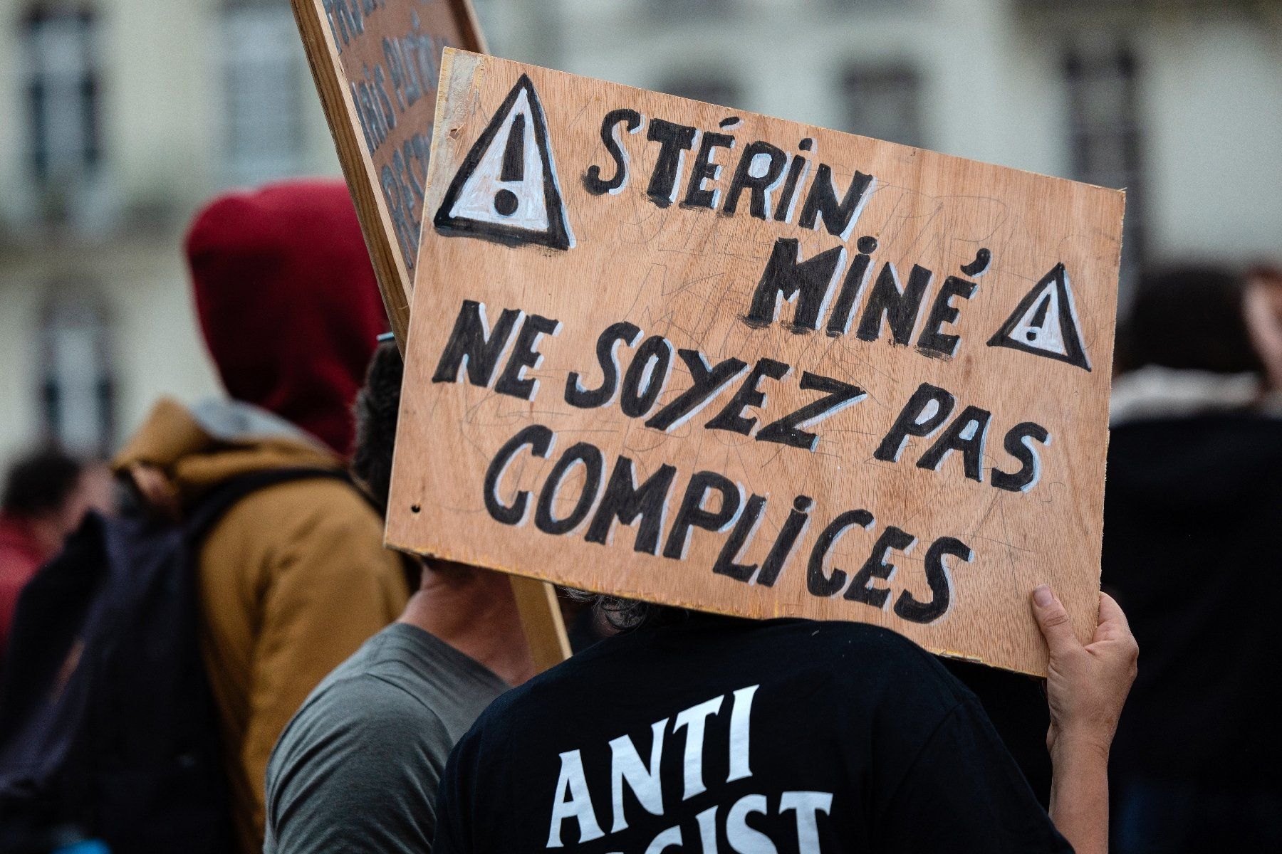 Manifestation à Nantes le 5 juin 2025 contre l'organisation d'un gala "La nuit du Bien commun", mouvement fondé notamment par le milliardaire conservateur Pierre-Édouard Stérin