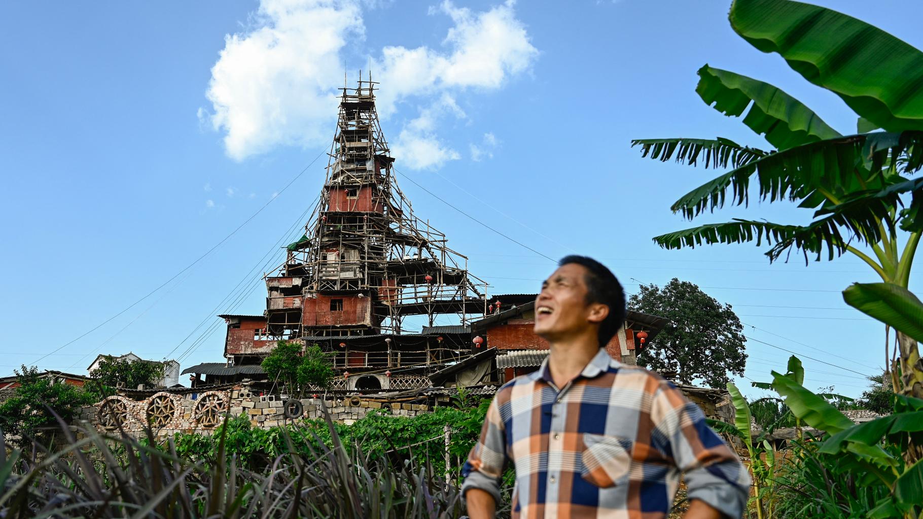 En Chine, cet homme seul contre tous a construit la « maison la plus étrange » du pays