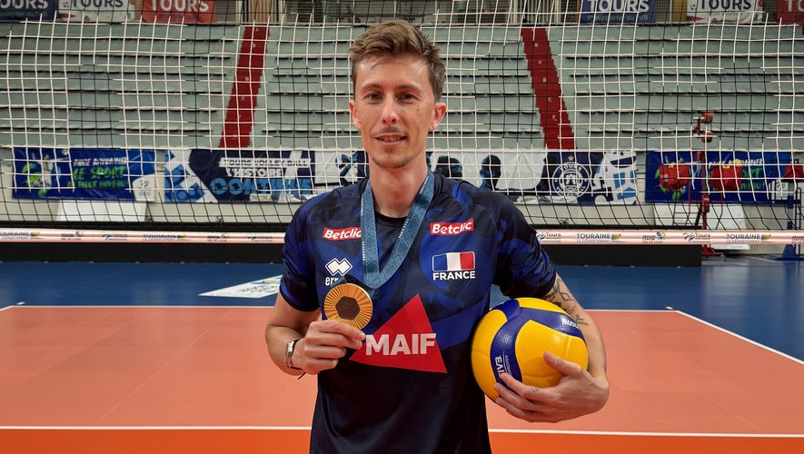 "Un truc qui nous a tous dépassés" : médaillé dix mois plus tard, le kiné (montpelliérain) de l’équipe de France de volley est lui aussi champion olympique