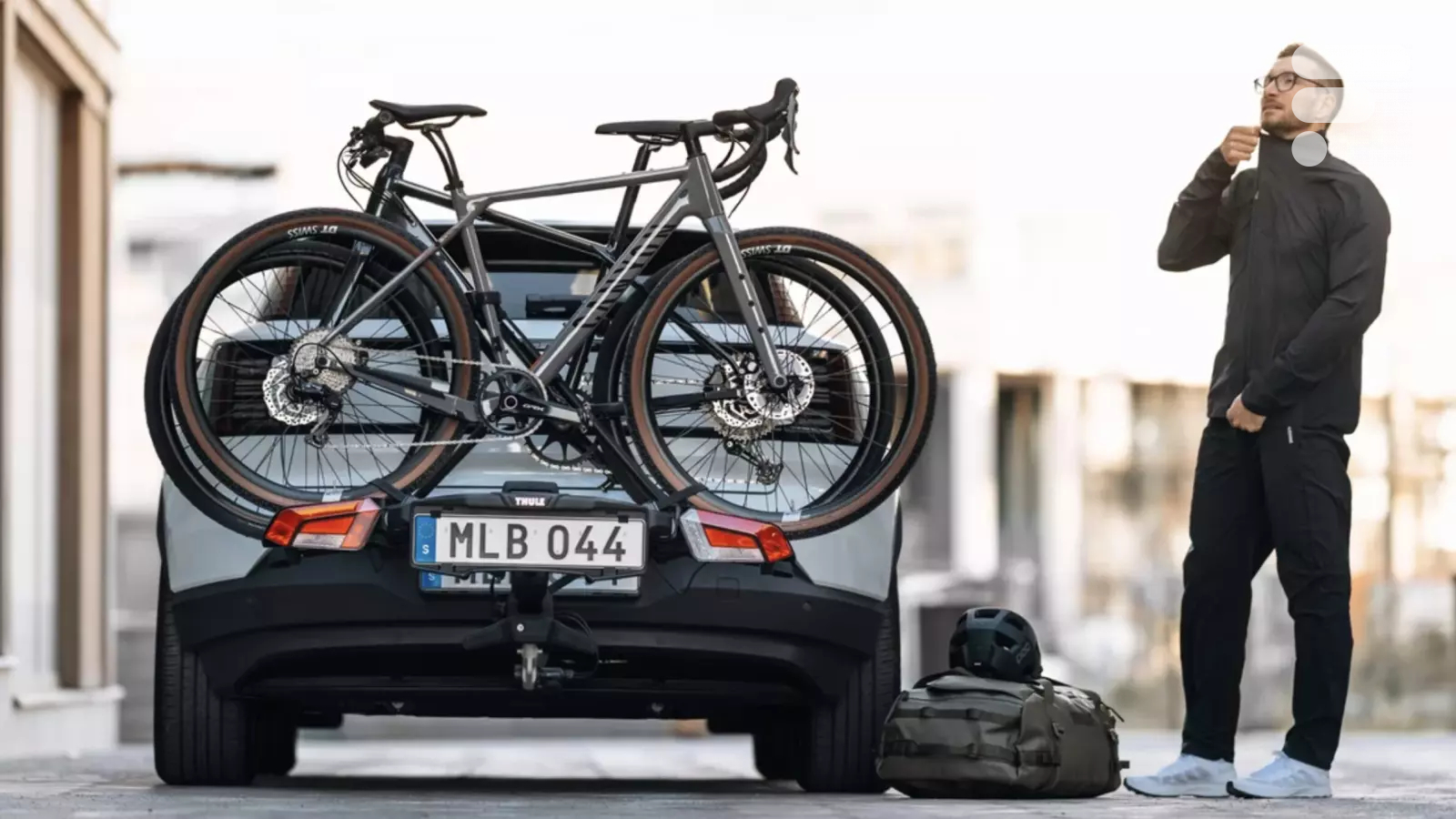Thule dégaine un nouveau porte-vélos ultra pratique, compact et pliable
