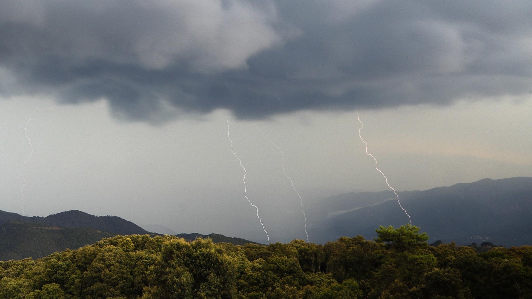 quatre départements placés sous surveillance par Météo France