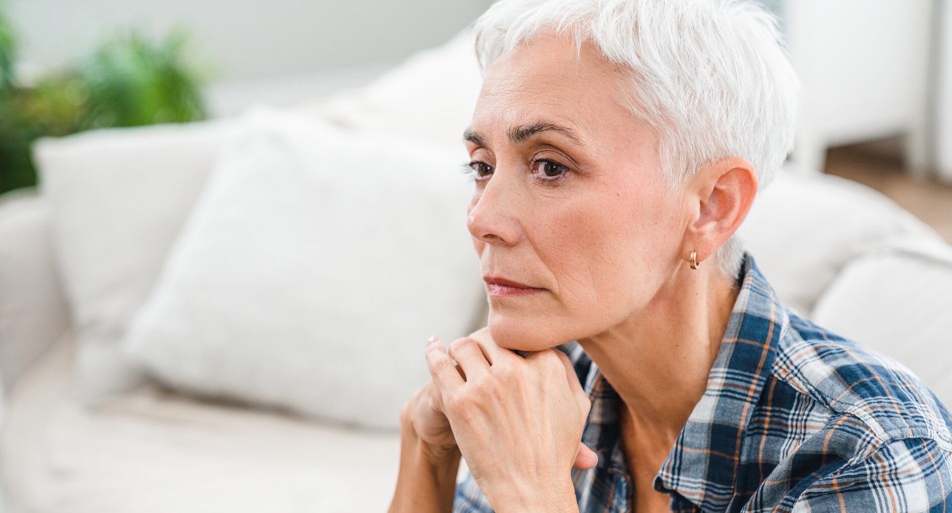 Cancer de l’utérus ou ménopause ? Ce symptôme n°1 à ne jamais ignorer