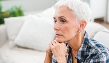 Cancer de l’utérus ou ménopause ? Ce symptôme n°1 à ne jamais ignorer