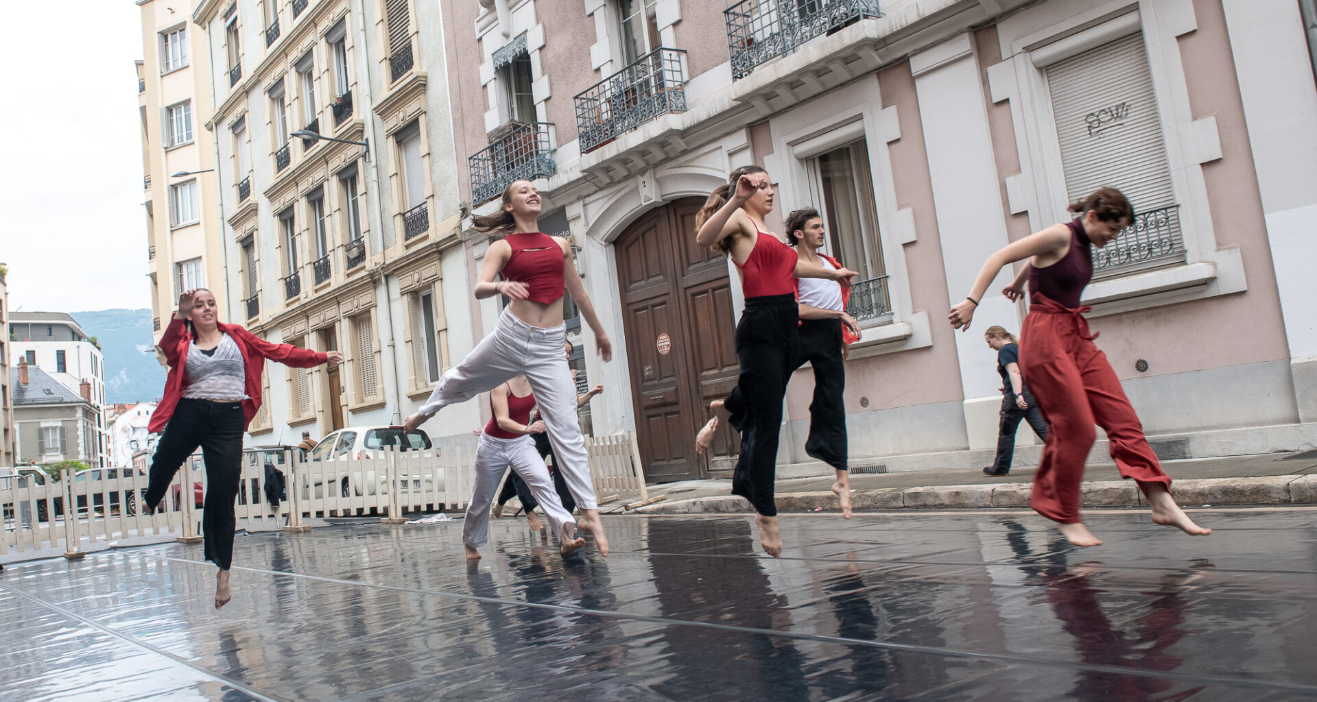 Grenoble : la fête des tuiles célèbre ses 10 ans de culture dans la rue