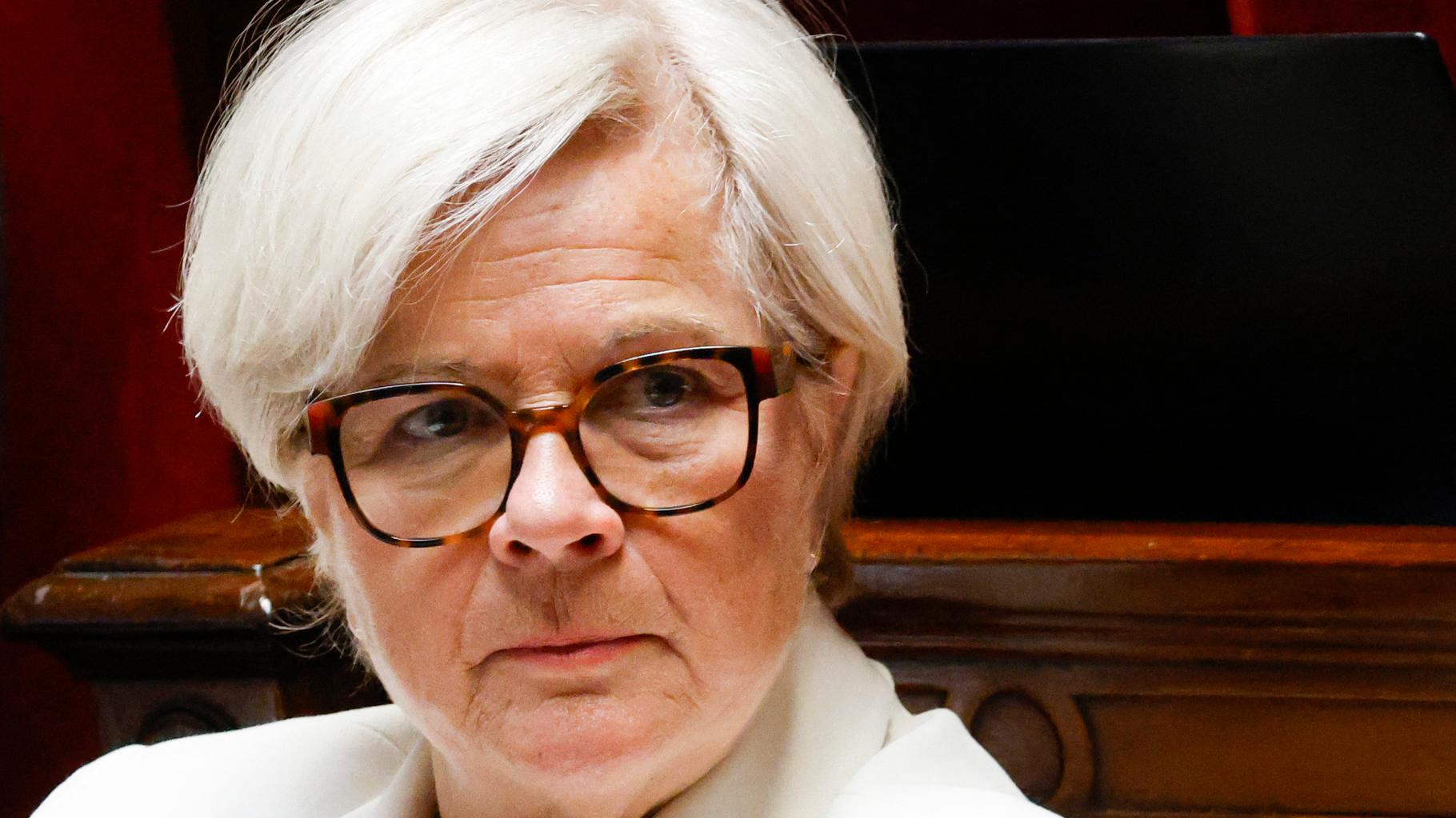 Interdire les écrans aux moins de 3 ans « y compris à la maison » ? La proposition radicale de Catherine Vautrin