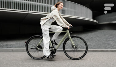 De 16 kg seulement, ce vélo de ville électrique s’améliore encore en 2025 sans faire exploser son prix