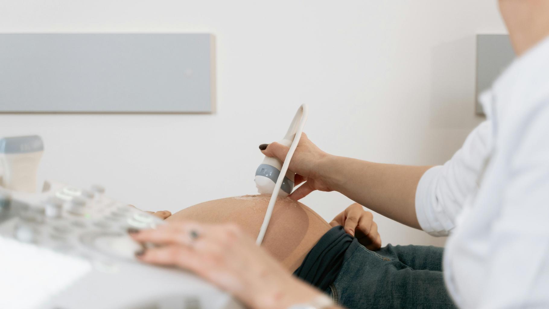 Le dépistage systématique du CMV pendant la grossesse recommandé par la Haute autorité de santé