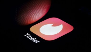 Le "double date" débarque sur Tinder : en quoi consiste cette nouvelle option lancée par l’application de rencontres