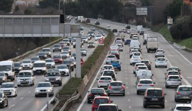 un poids lourd en panne dans le sens Aix-Marseille, des bouchons en cours