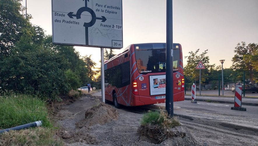 Un bus Tisséo s’est enlisé sur un chantier à Toulouse : le balisage était-il approximatif ?