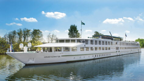 Le MS Gérard Schmitter rend hommage au fondateur de CroisiEurope
