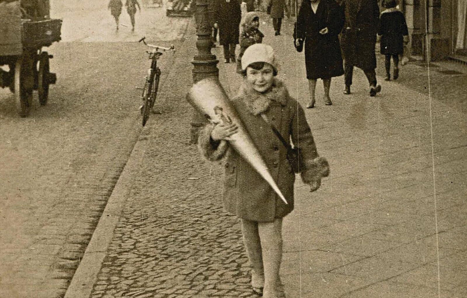 “La photo me regardait”, un recueil de textes bouleversant de Katja Petrowskaja